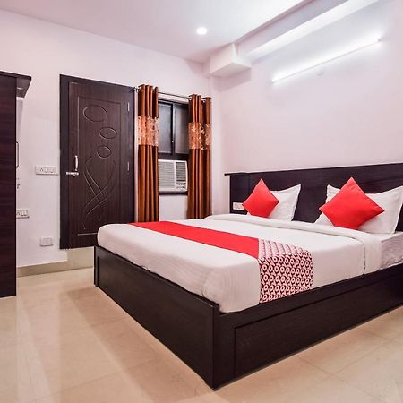 Oyo 23296 Hotel Quality Time Ουνταϊπούρ Εξωτερικό φωτογραφία