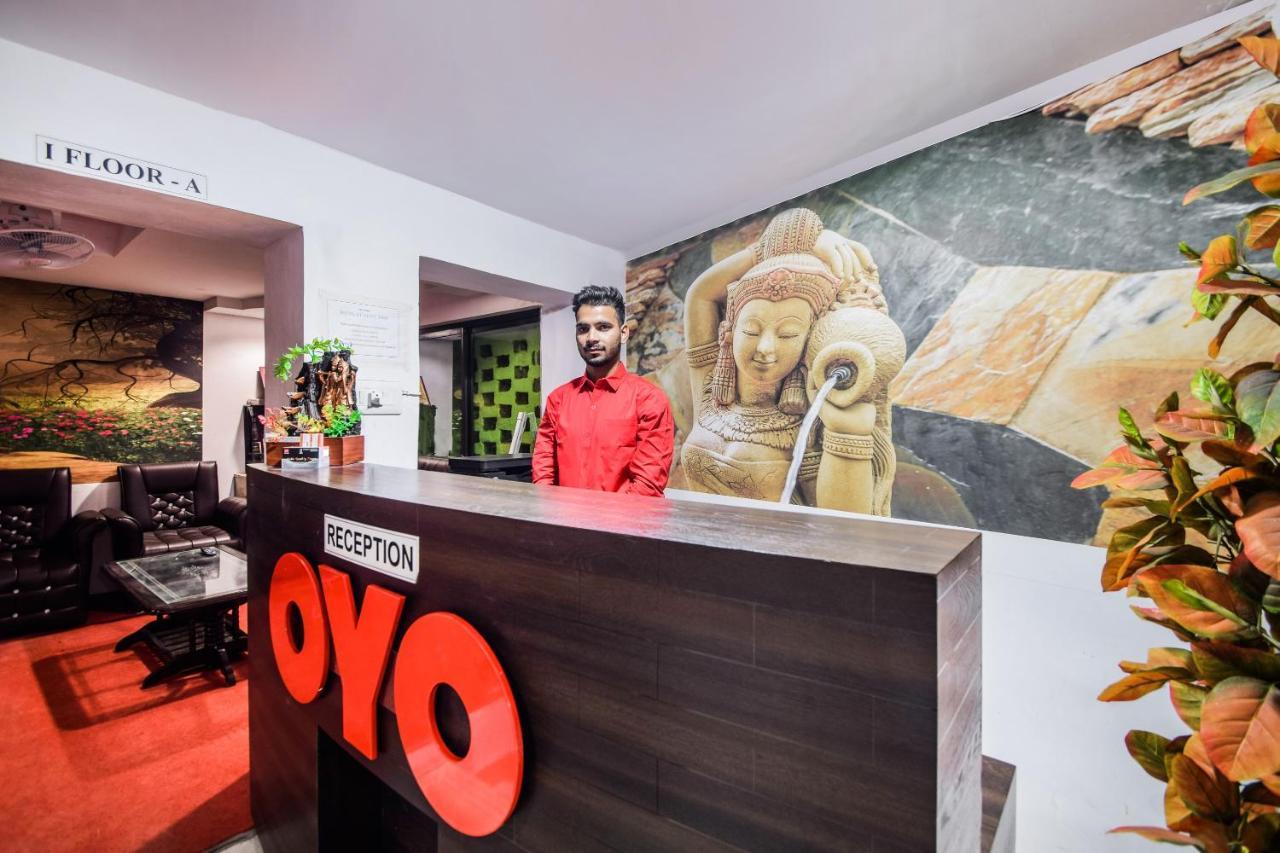 Oyo 23296 Hotel Quality Time Ουνταϊπούρ Εξωτερικό φωτογραφία
