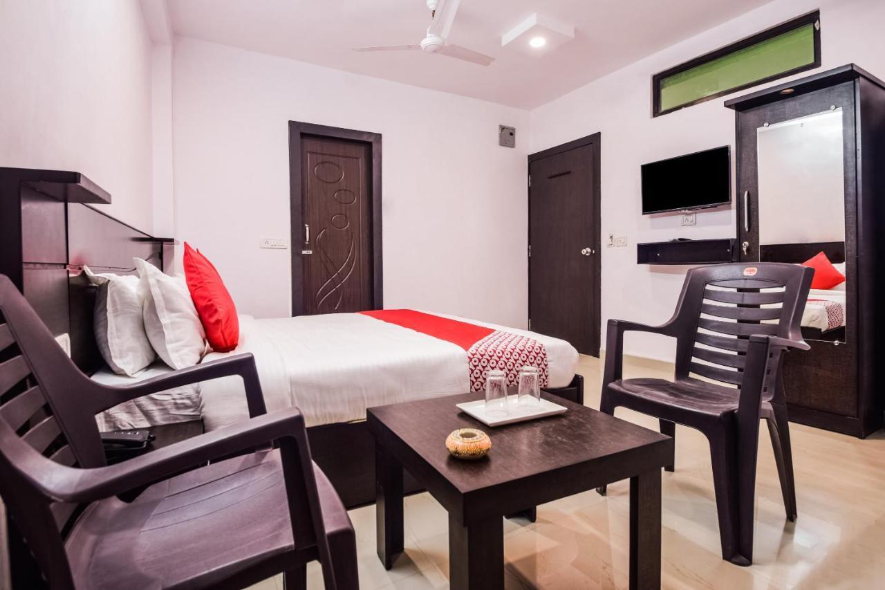 Oyo 23296 Hotel Quality Time Ουνταϊπούρ Εξωτερικό φωτογραφία